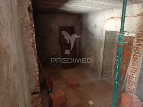 Oportunidade única no centro de campo maior – moradia para recuperação com grande potencial de negócio