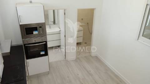 Loja com terraço - 204,48 m² - barreiro