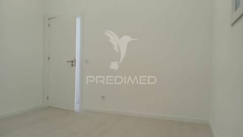 Loja com terraço - 204,48 m² - barreiro