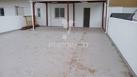 Loja com terraço - 204,48 m² - barreiro