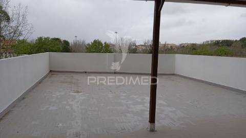 Loja com terraço - 204,48 m² - barreiro