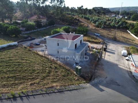 A tua nova casa está em alcanede – conforto, estilo e preço justo!