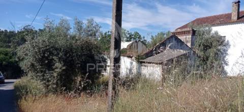 Ruína c/ espaço exterior, em montargil.