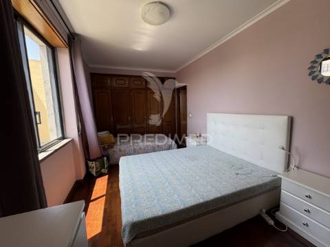 Apartamento t3 c/garagem e parqueamento