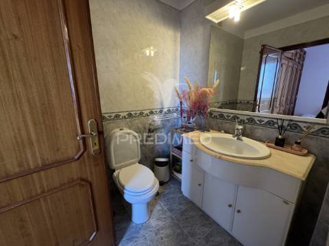 Apartamento t3 c/garagem e parqueamento