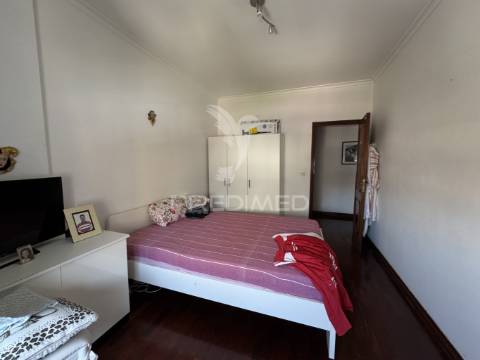 Apartamento t3 c/garagem e parqueamento