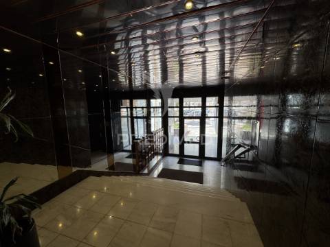 Apartamento t3 c/garagem e parqueamento