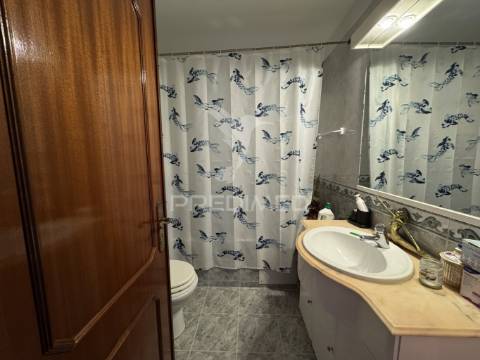 Apartamento t3 c/garagem e parqueamento