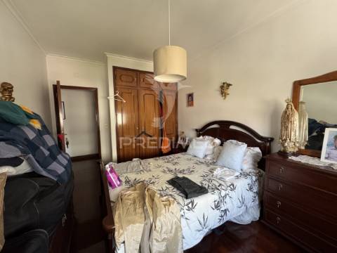 Apartamento t3 c/garagem e parqueamento