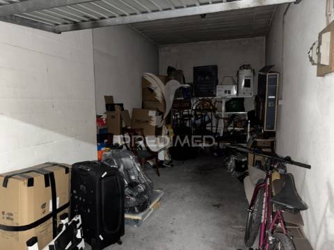 Apartamento t3 c/garagem e parqueamento