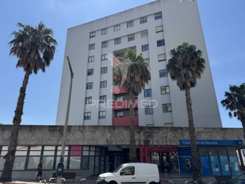 Apartamento t3 c/garagem e parqueamento