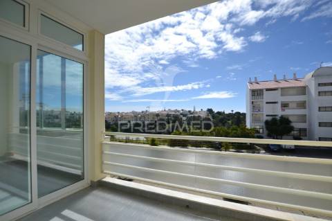 Apartamento t2/estacionamento privado