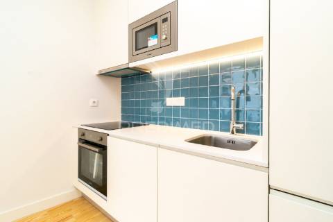 Apartamento t1 novo com jardim junto ao rio douro.