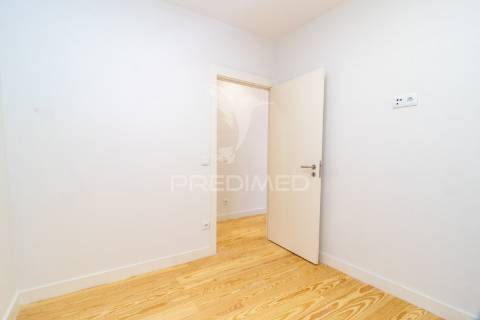 Apartamento t1 novo com jardim junto ao rio douro.