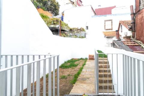 Apartamento t1 novo com jardim junto ao rio douro.