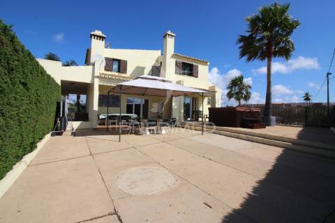 Excelente moradia algarvia com piscina