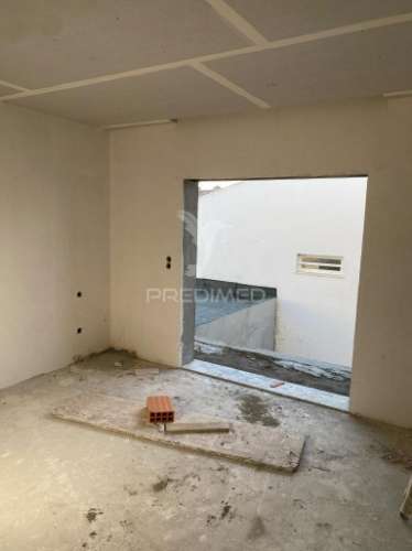 Moradia t2 + 1 - oportunidade da sua vida