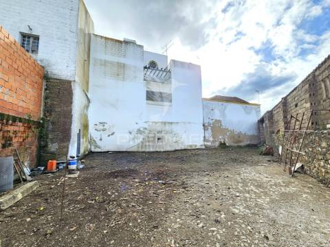 Lote com projeto de moradia em castro verde