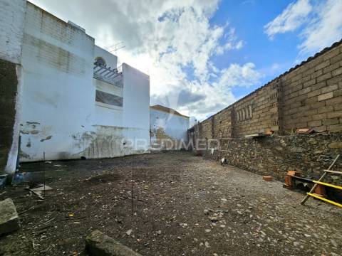 Lote com projeto de moradia em castro verde