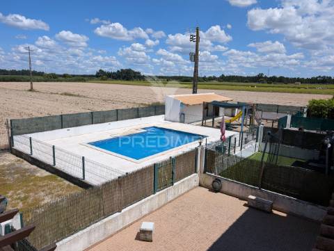 Moradia t3 em banda em alpiarça