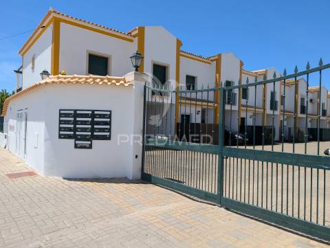 Moradia t3 em banda em alpiarça