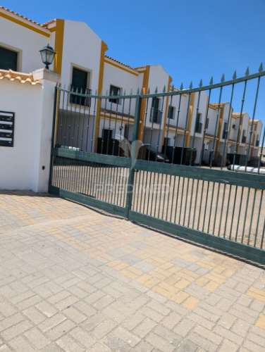 Moradia t3 em banda em alpiarça