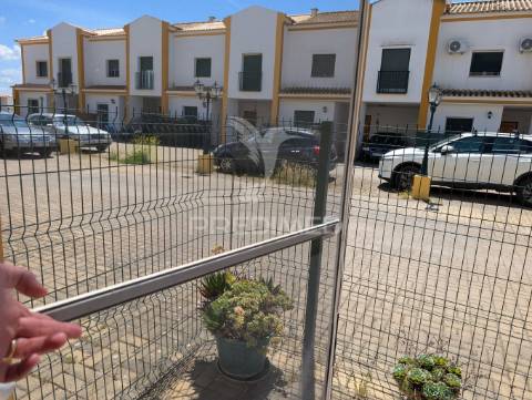 Moradia t3 em banda em alpiarça