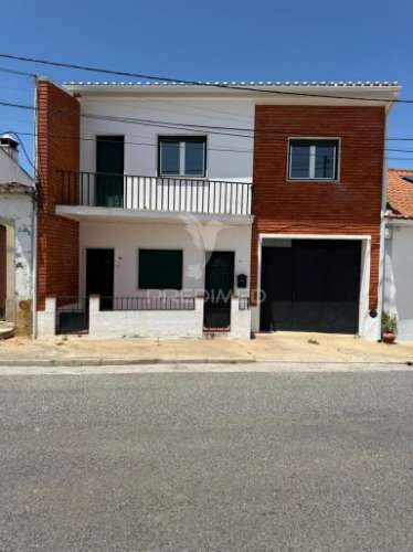 Moradia t5 na golegã – capital do cavalo!