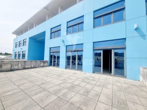 Terreno com construção elvas