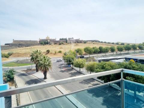 Terreno com construção elvas