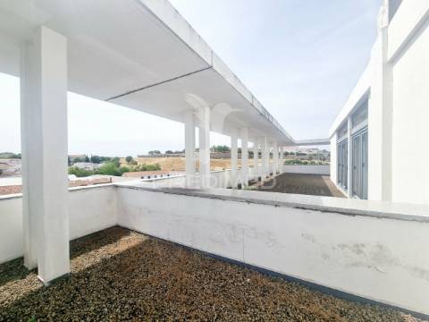 Terreno com construção elvas