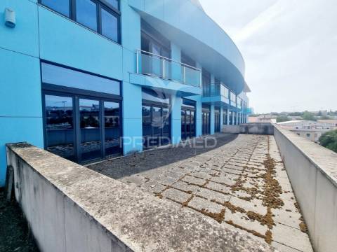 Terreno com construção elvas