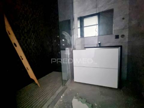 Terreno com construção elvas