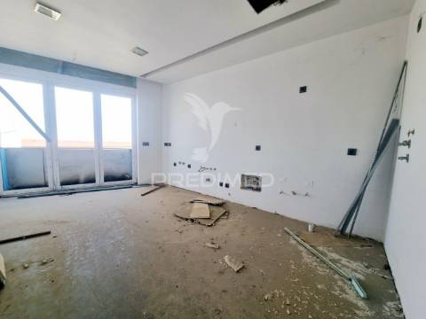 Terreno com construção elvas