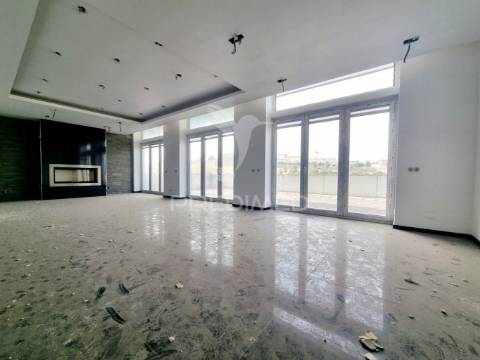 Terreno com construção elvas