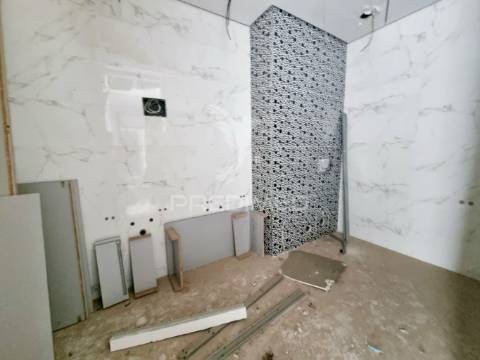 Terreno com construção elvas