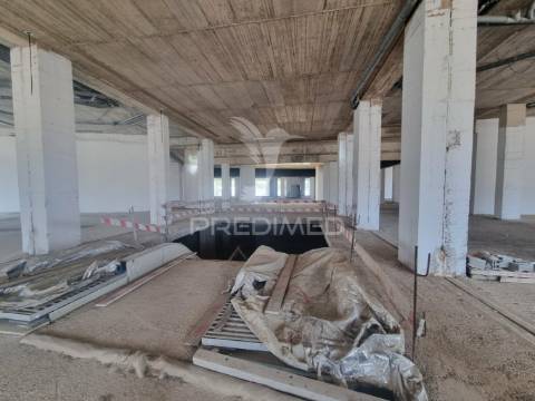 Terreno com construção elvas