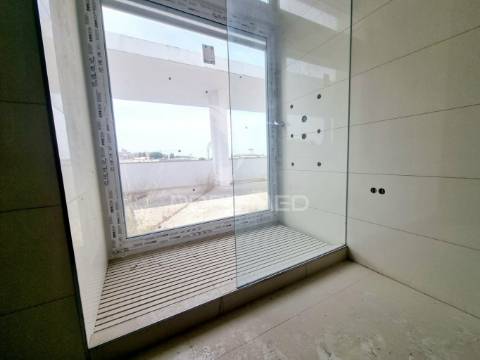 Terreno com construção elvas