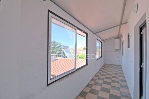 Moradia v5 com infraestrutura equestre no centro da golegã