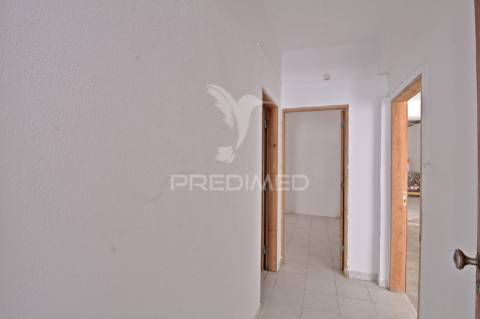 Moradia v5 com infraestrutura equestre no centro da golegã