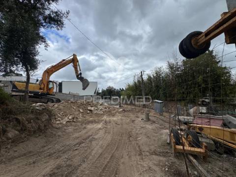 Moradia individual t3 nova - com piscina