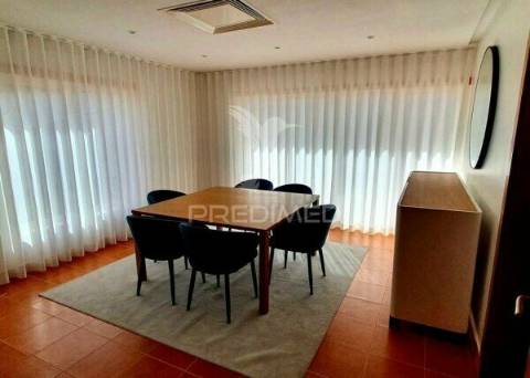 Moradias de luxo isoladas v4  com piscina e vista para o mar