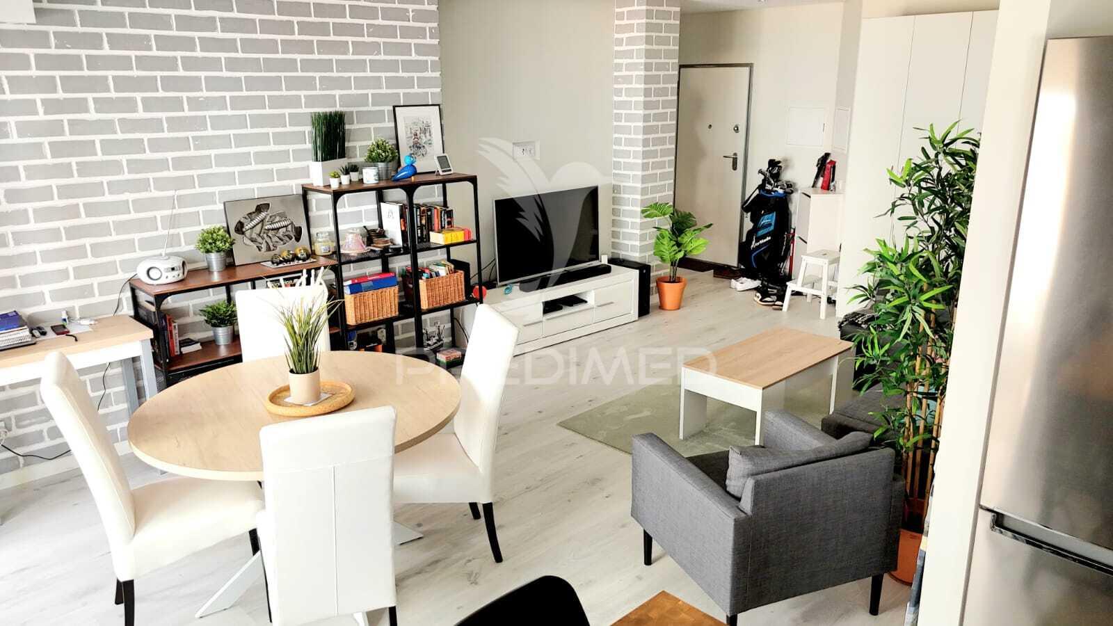 Belíssimo apartamento próximo da praia em armação de pera