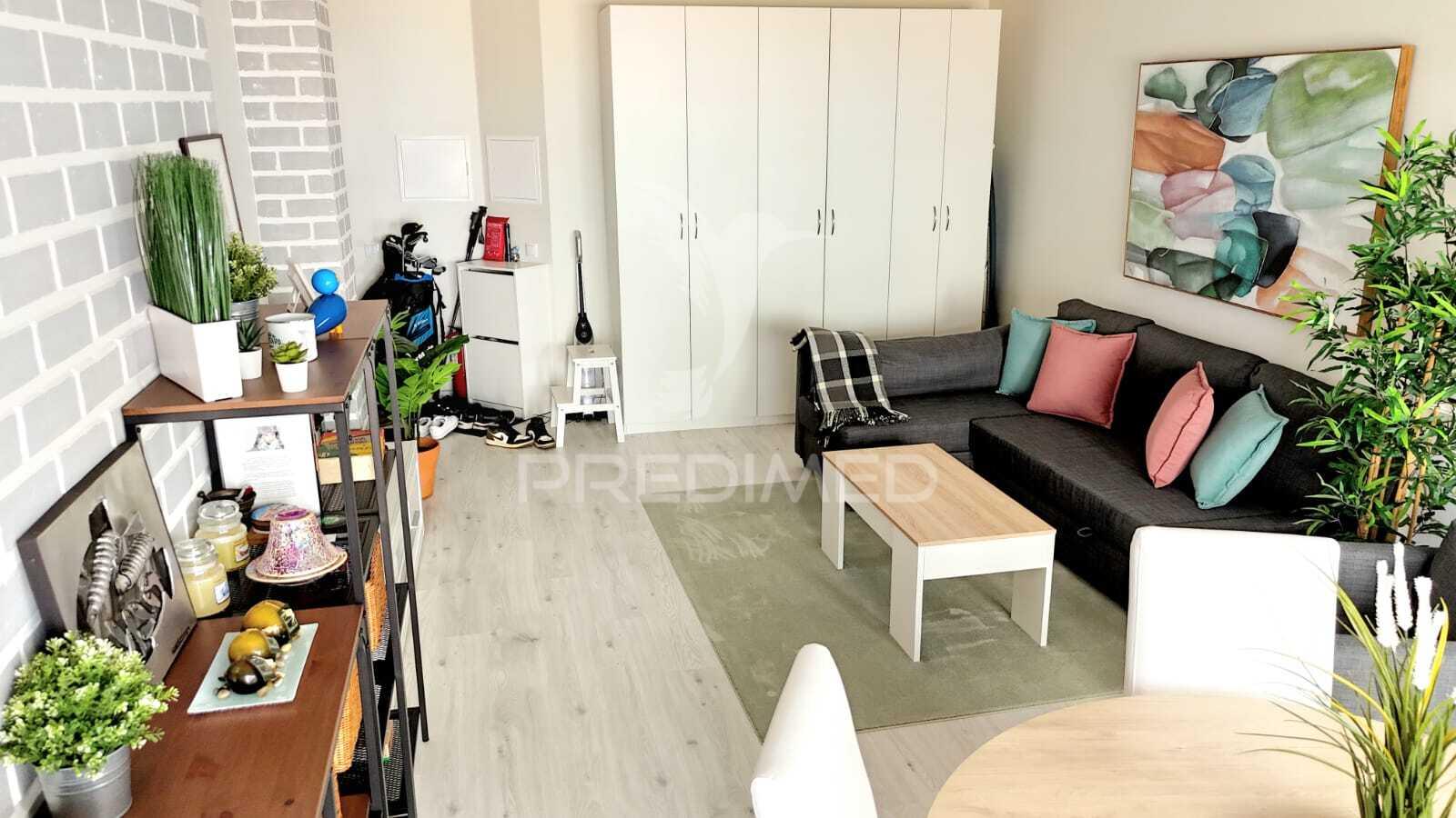 Belíssimo apartamento próximo da praia em armação de pera