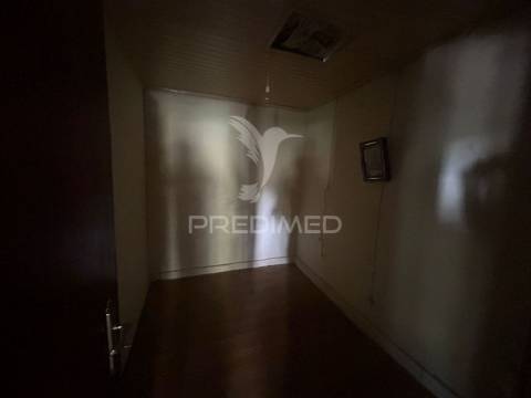 Moradia t2 para recuperação em alvações do corgo, santa marta de penaguião