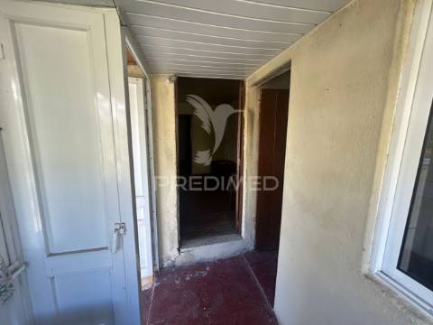 Moradia t2 para recuperação em alvações do corgo, santa marta de penaguião