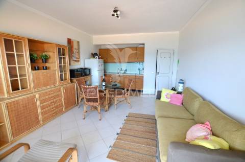 Apartamento t1 com vista mar - arrendamento anual em quarteira