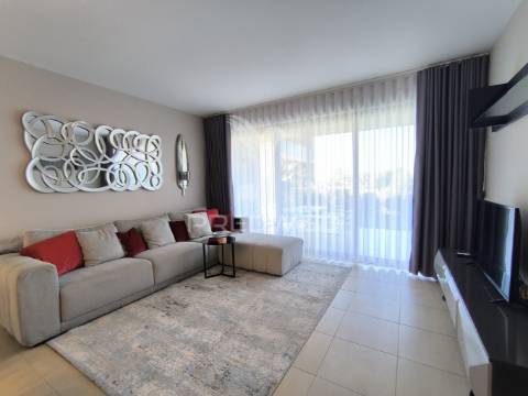 T2 condominio fechado com jardim, sauna e piscinas