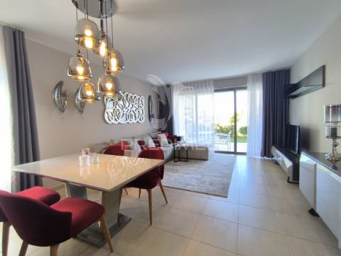 T2 condominio fechado com jardim, sauna e piscinas