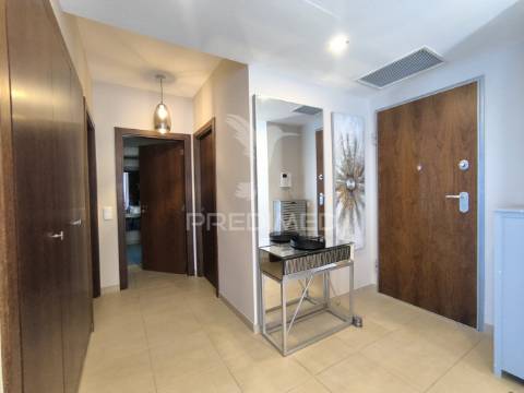 T2 condominio fechado com jardim, sauna e piscinas